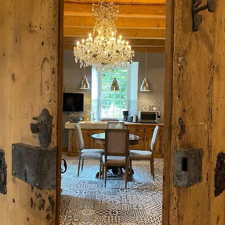 Bed and breakfast Chateau De Morgenex *